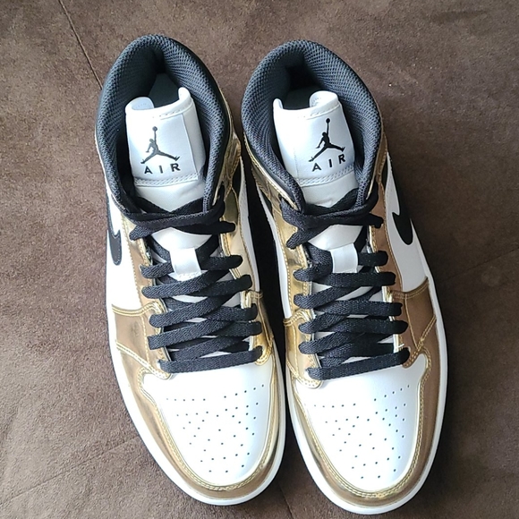 Air Jordan 1 Mid Metallic Gold main image 7